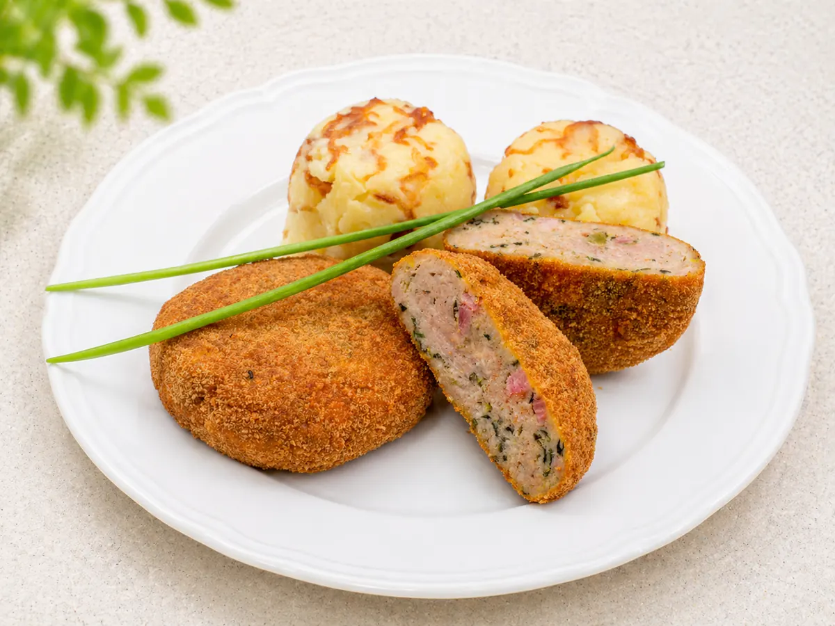 Kapustové karbanátky se šťouchanými bramborami