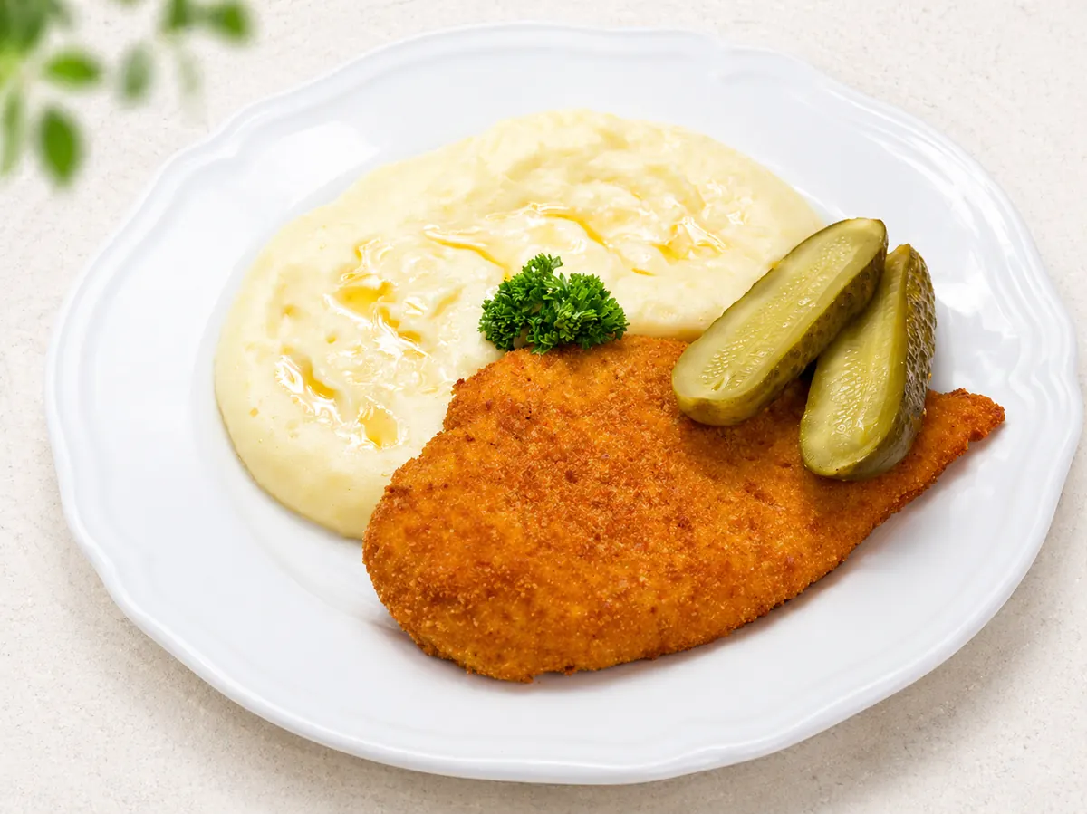 Kuřecí řízek s bramborovou kaší